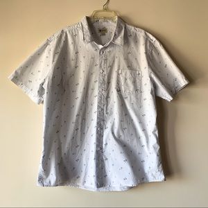 Men's button up casual shirt.  Haggar, Size XL.